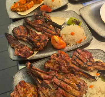 Grilled lamb chops with rice